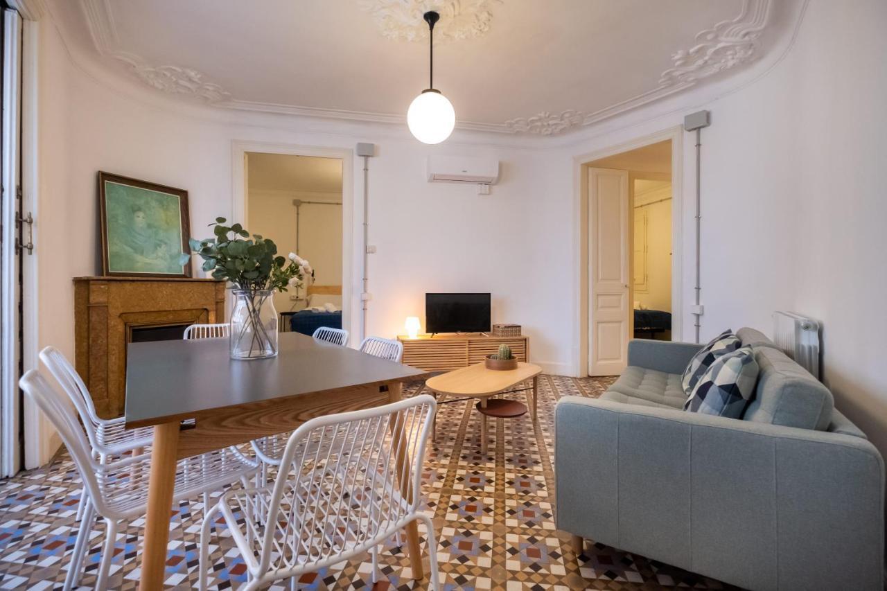 Modernist Apartment For Large Groups In Eixample Barcelona Exterior foto